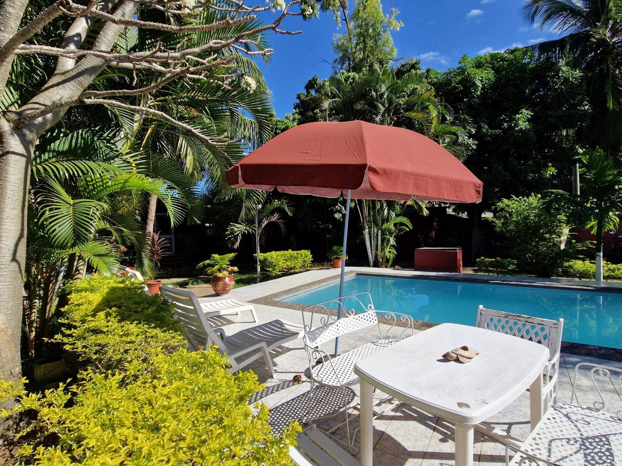 Bungalow Chez Mouch Nosy-Be 2 Buitenkant foto